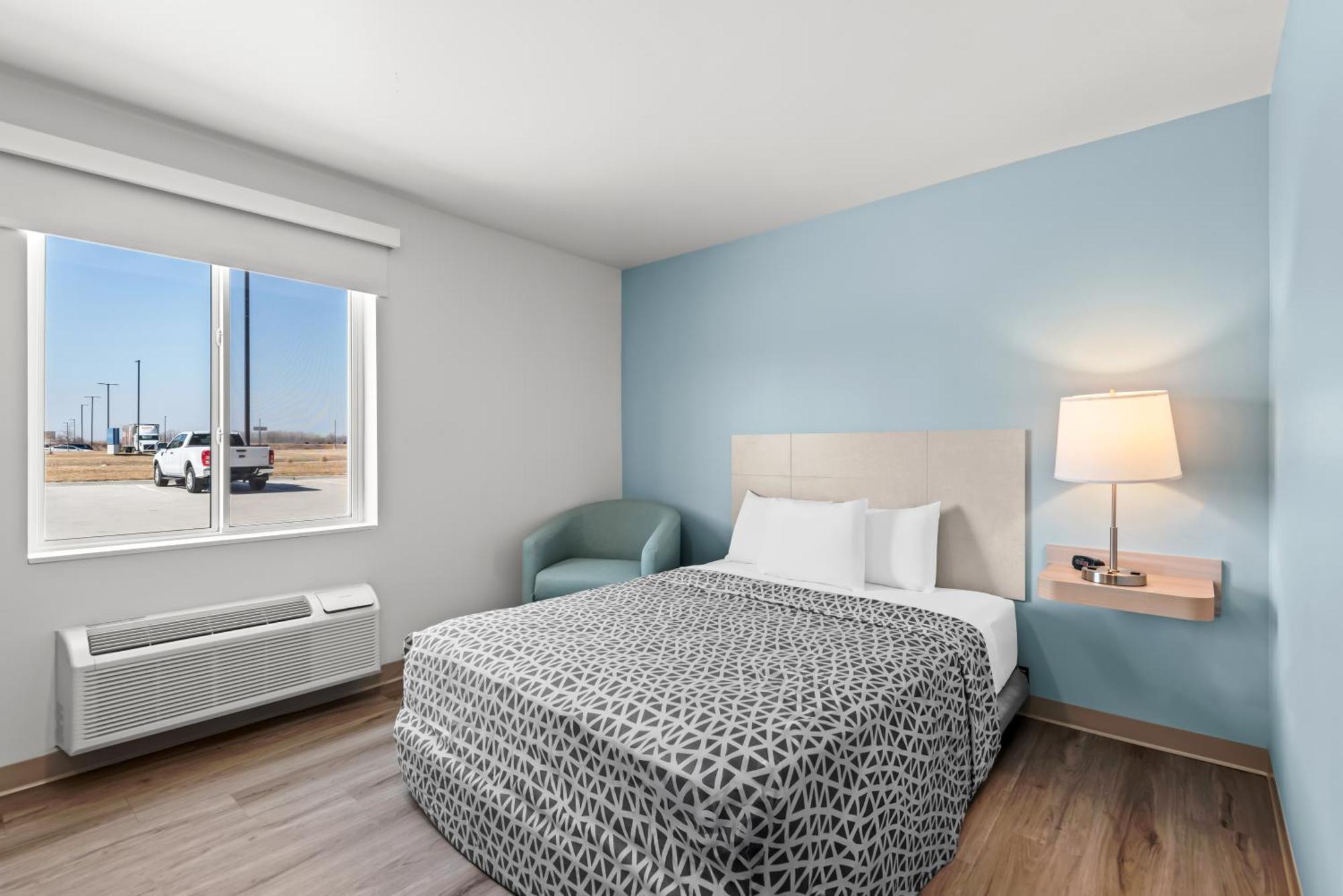 Woodspring Suites Coralville Iowa City Extérieur photo